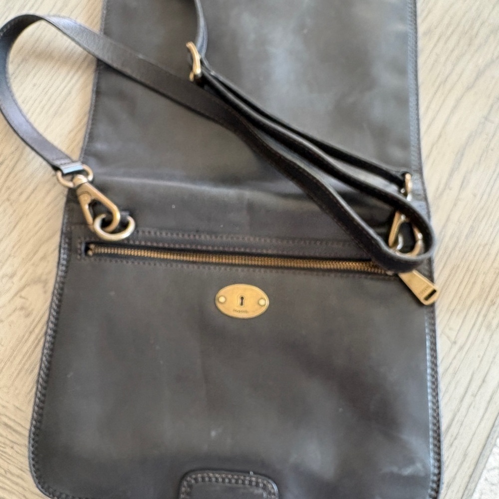 Fossil Vintage Sleek Black Leather Crossbody Bag - Picture 3 of 5